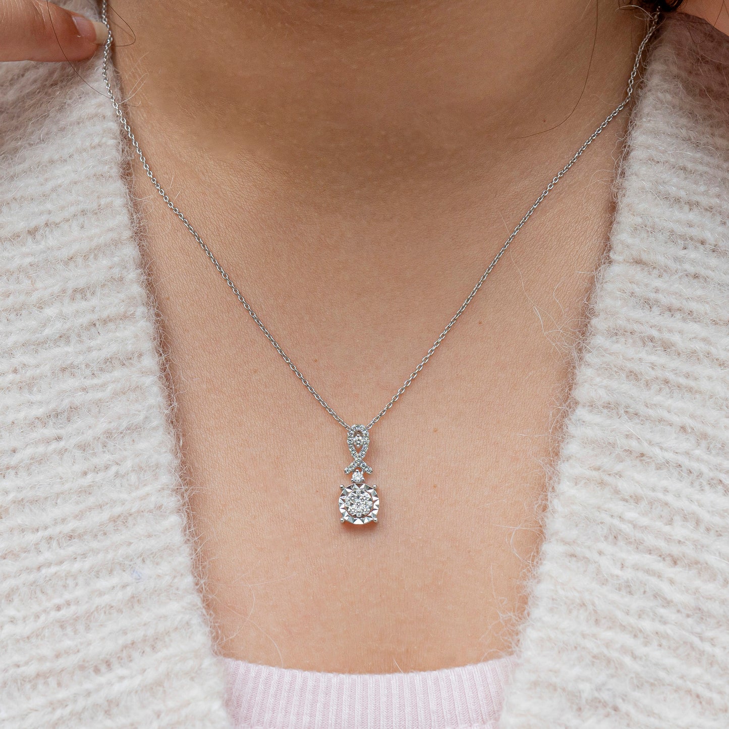 Halo loop Pendant