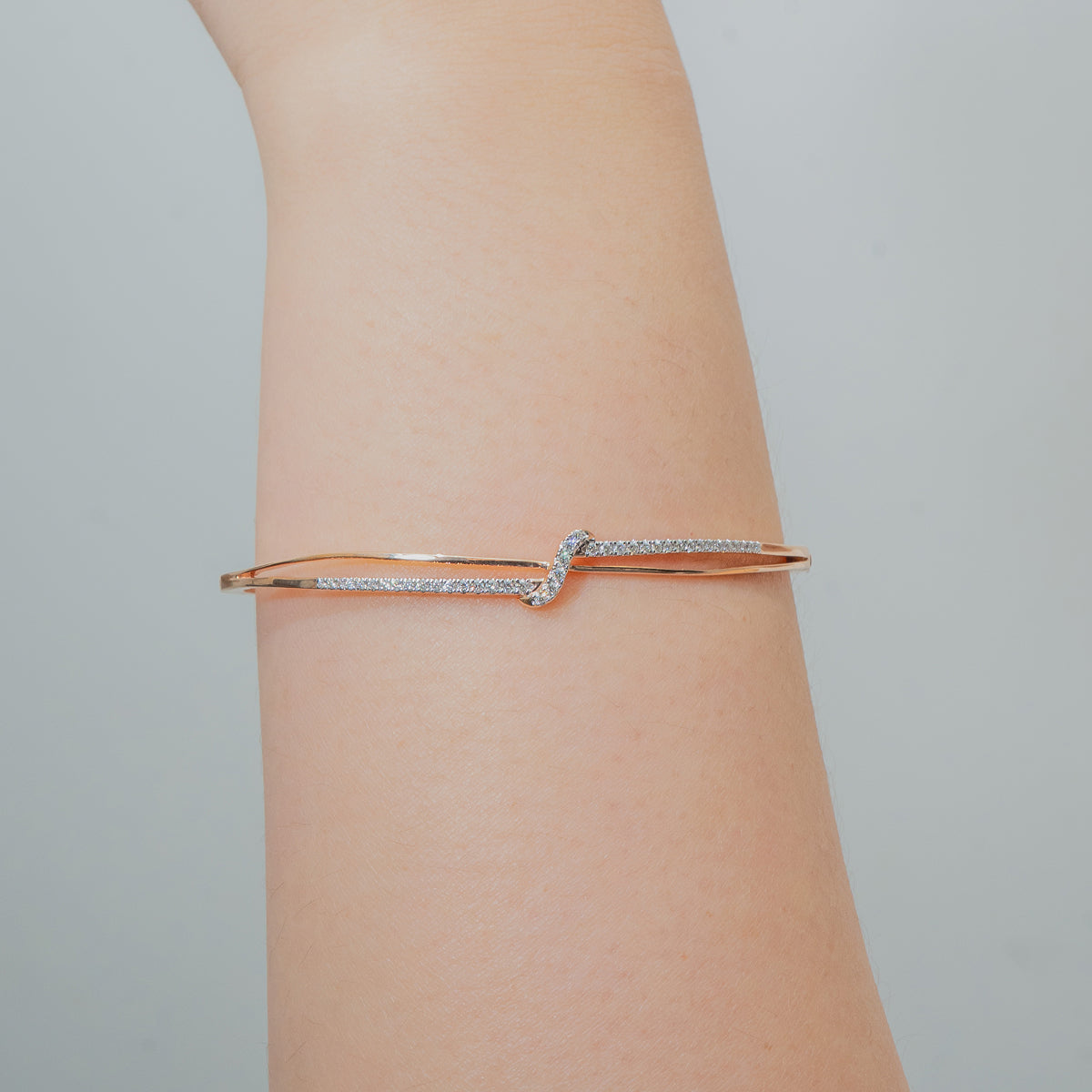 Crossover Gleam Bangle