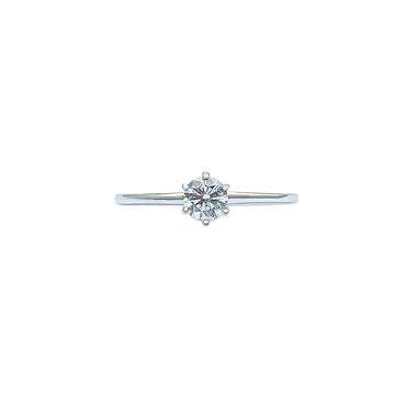White gold Round diamond solitaire ring