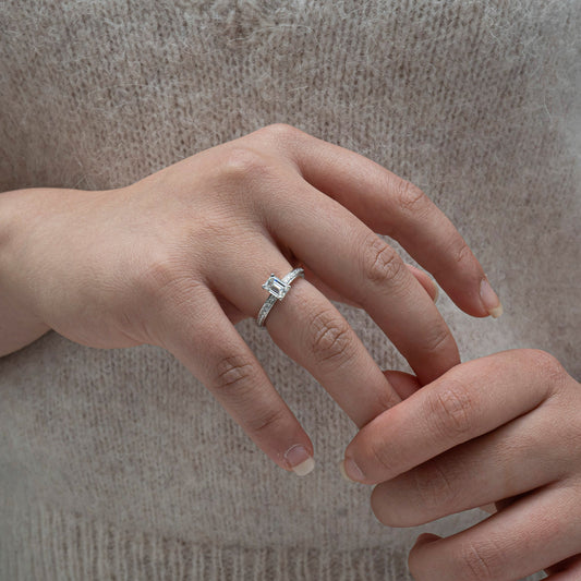 The Lumière Solitaire