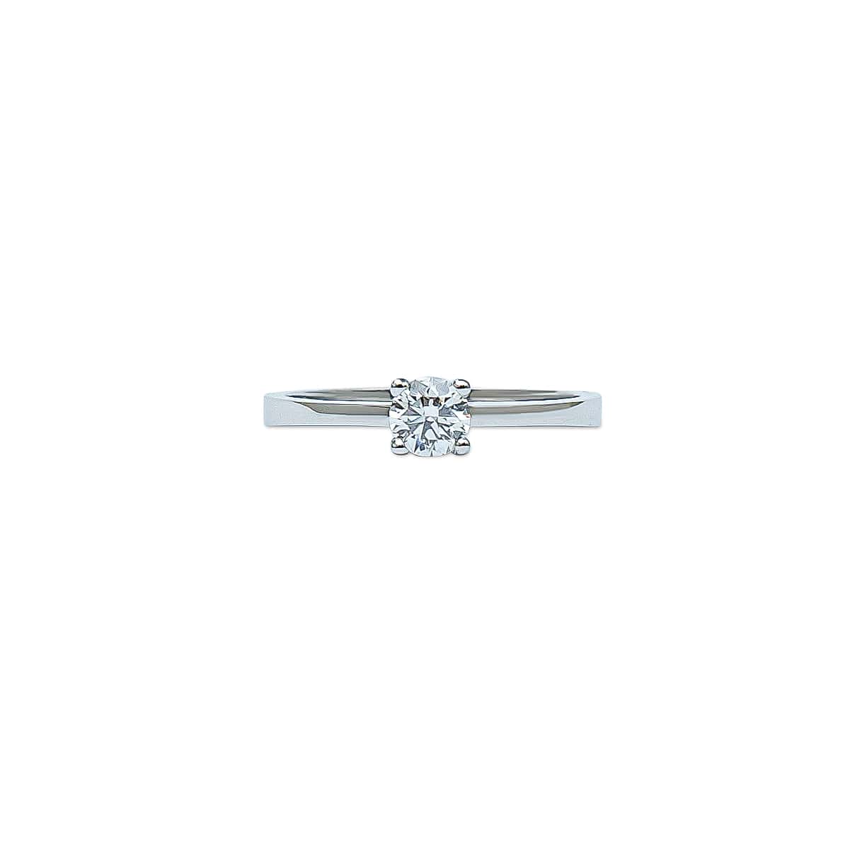 Timeless Brilliance solitaire ring