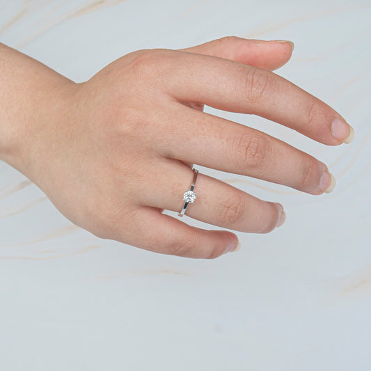 Timeless Brilliance solitaire ring