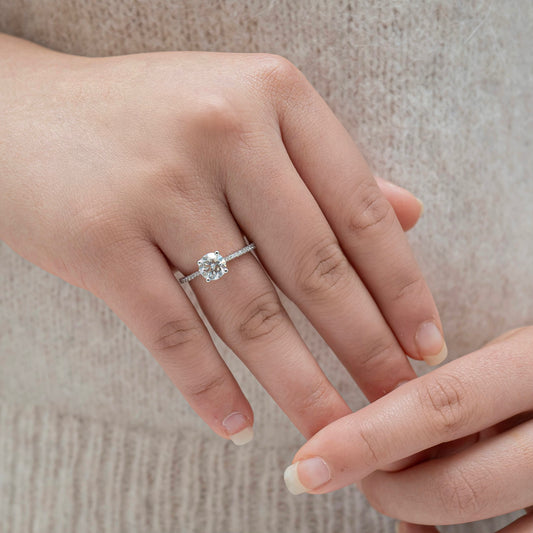 Round Solitaire ring with Diamond Band